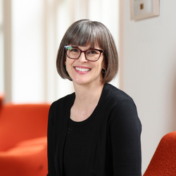 Amanda Kibler headshot
